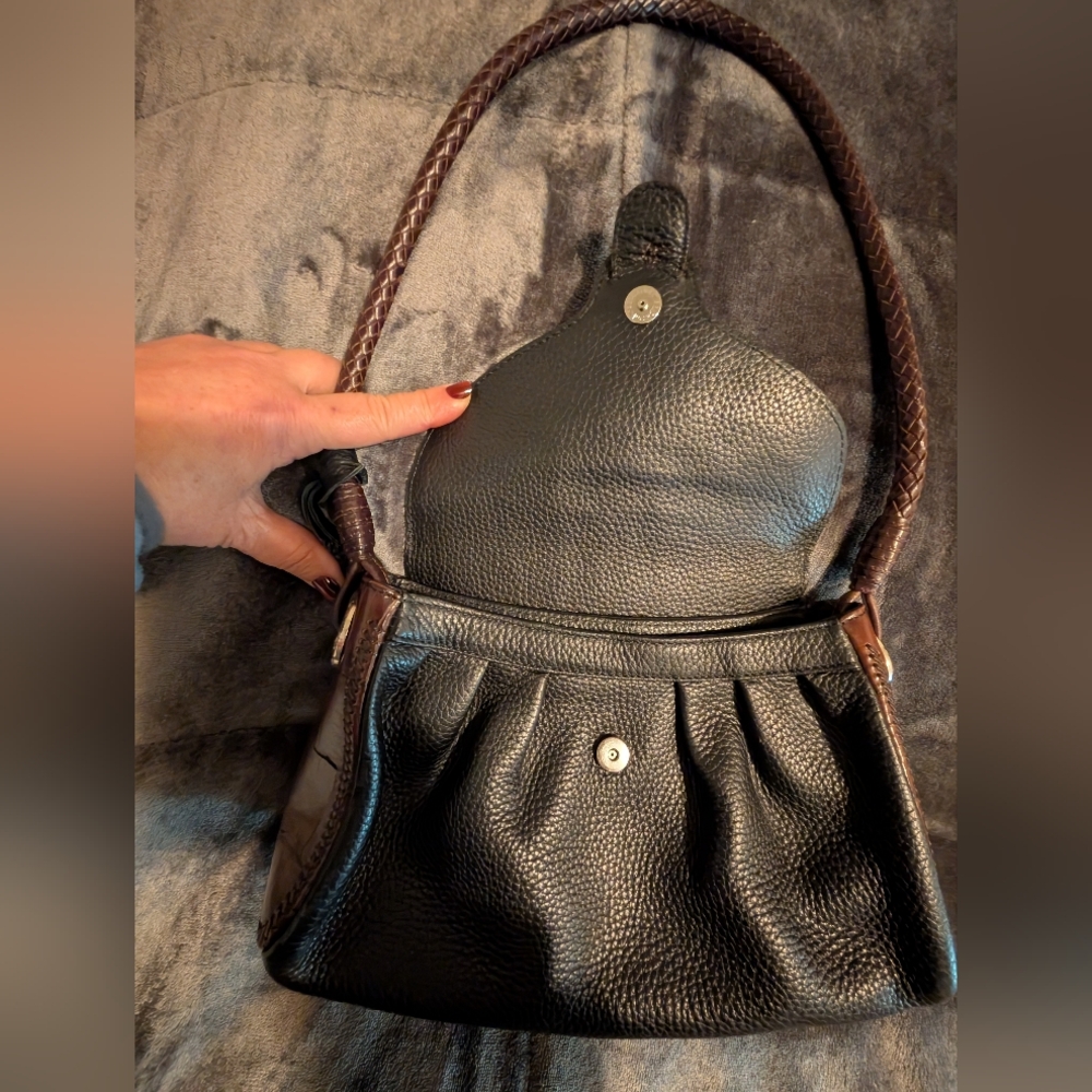Brighton Chic Leather Shoulder Bag With Heart Charm And Braided Steap Excellent! - Picture 3 of 14
